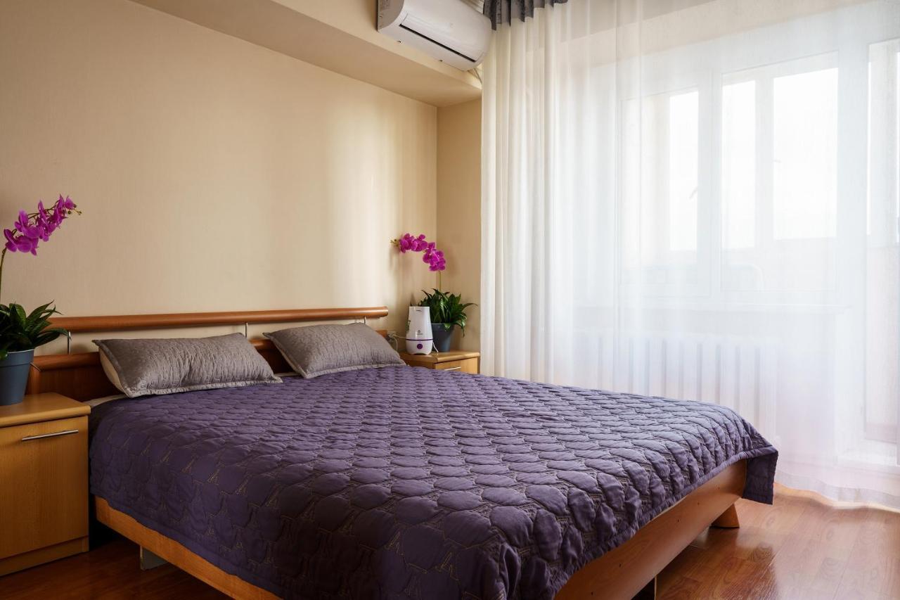 Золотой Квадрат 60 Кв2 Apartman Almati Kültér fotó