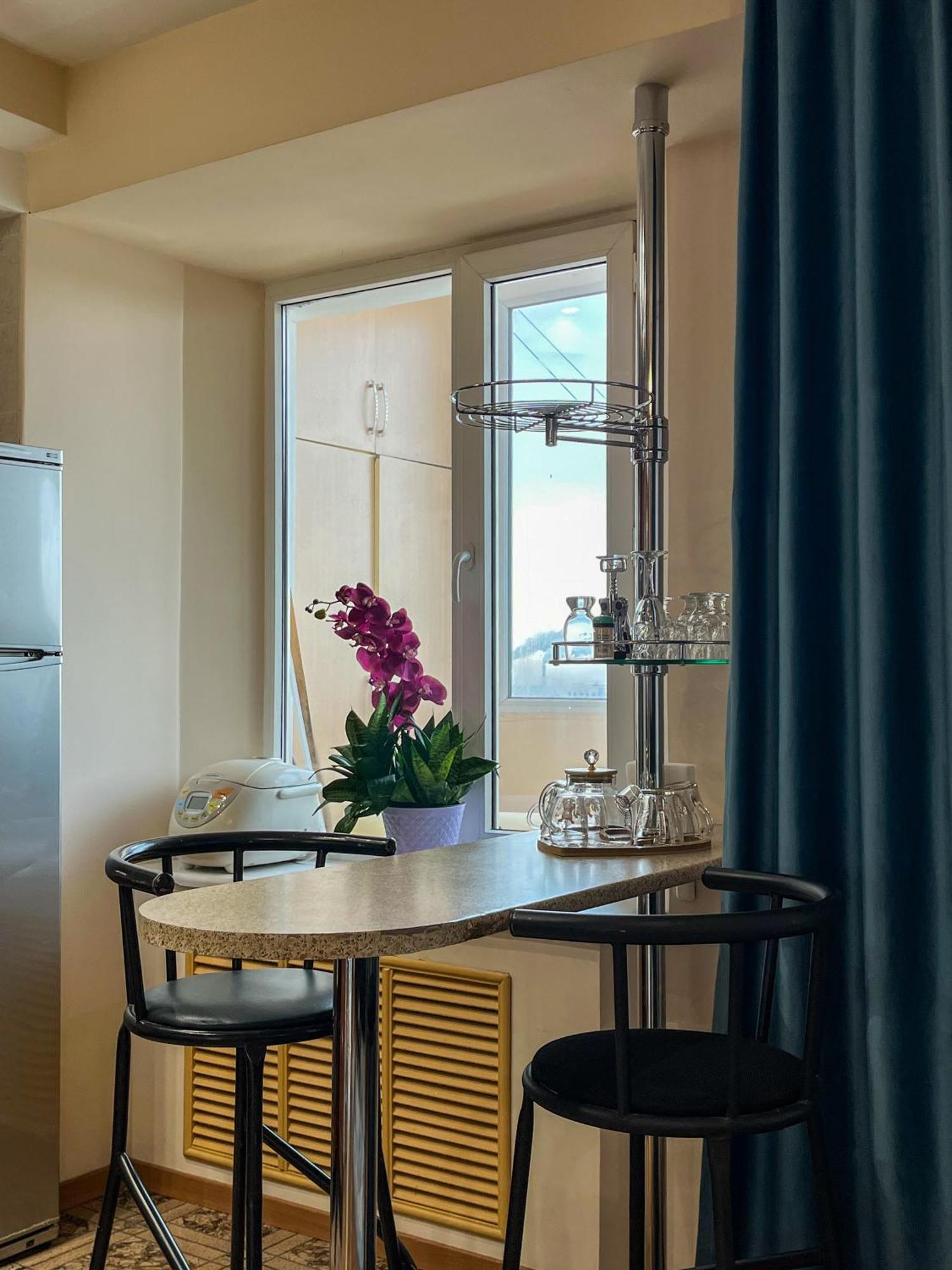 Золотой Квадрат 60 Кв2 Apartman Almati Kültér fotó