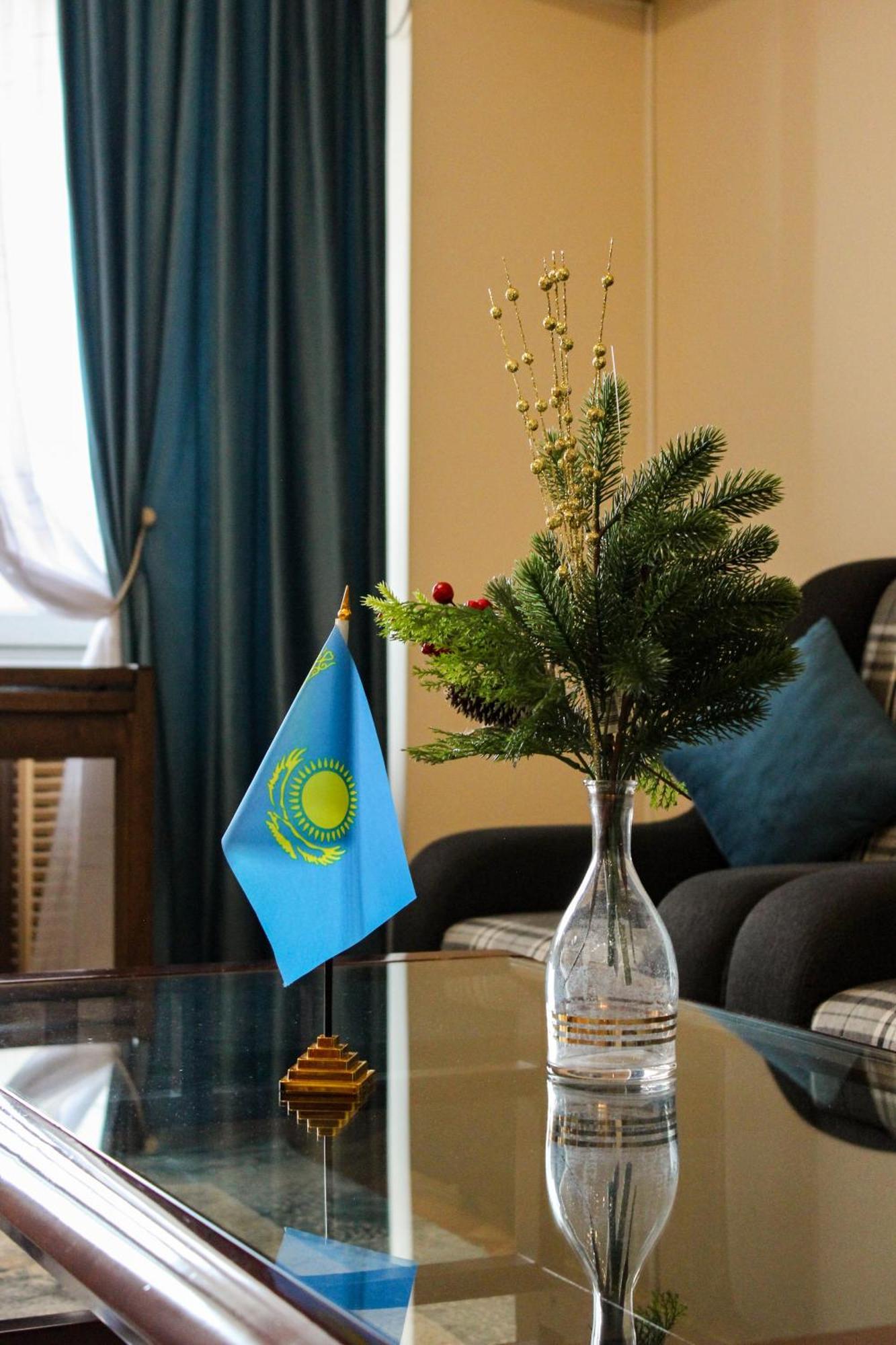 Золотой Квадрат 60 Кв2 Apartman Almati Kültér fotó